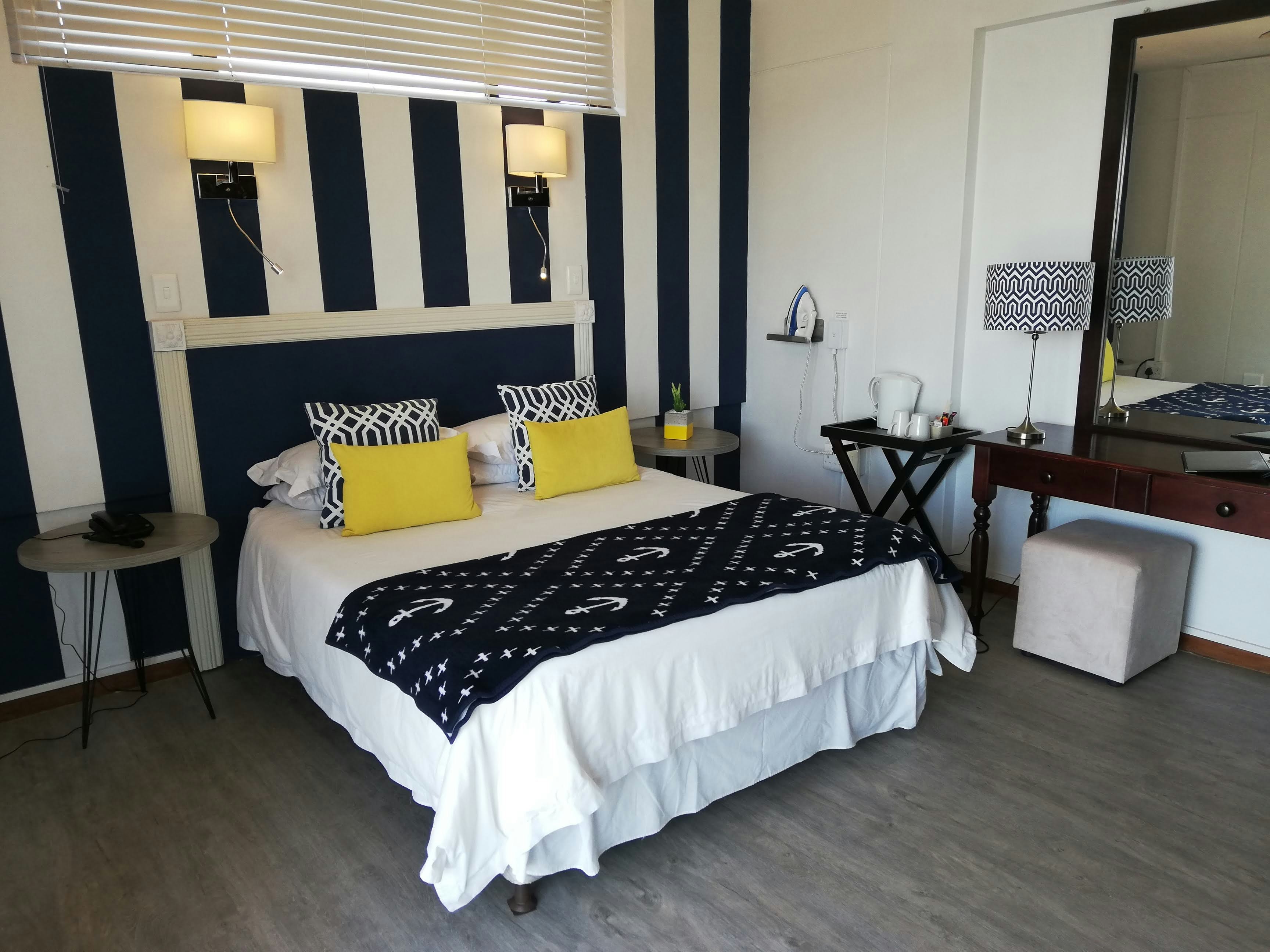 Hoedjiesbaai Hotel 4/26