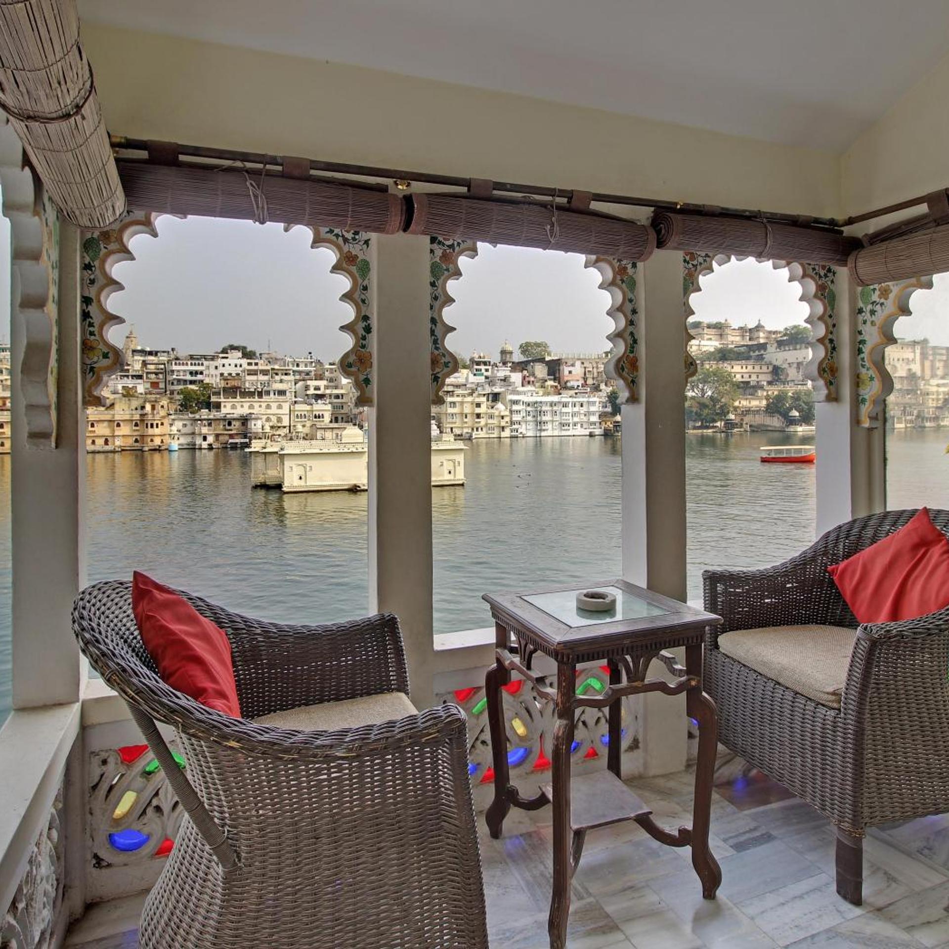 Lake Pichola Hotel 19/25