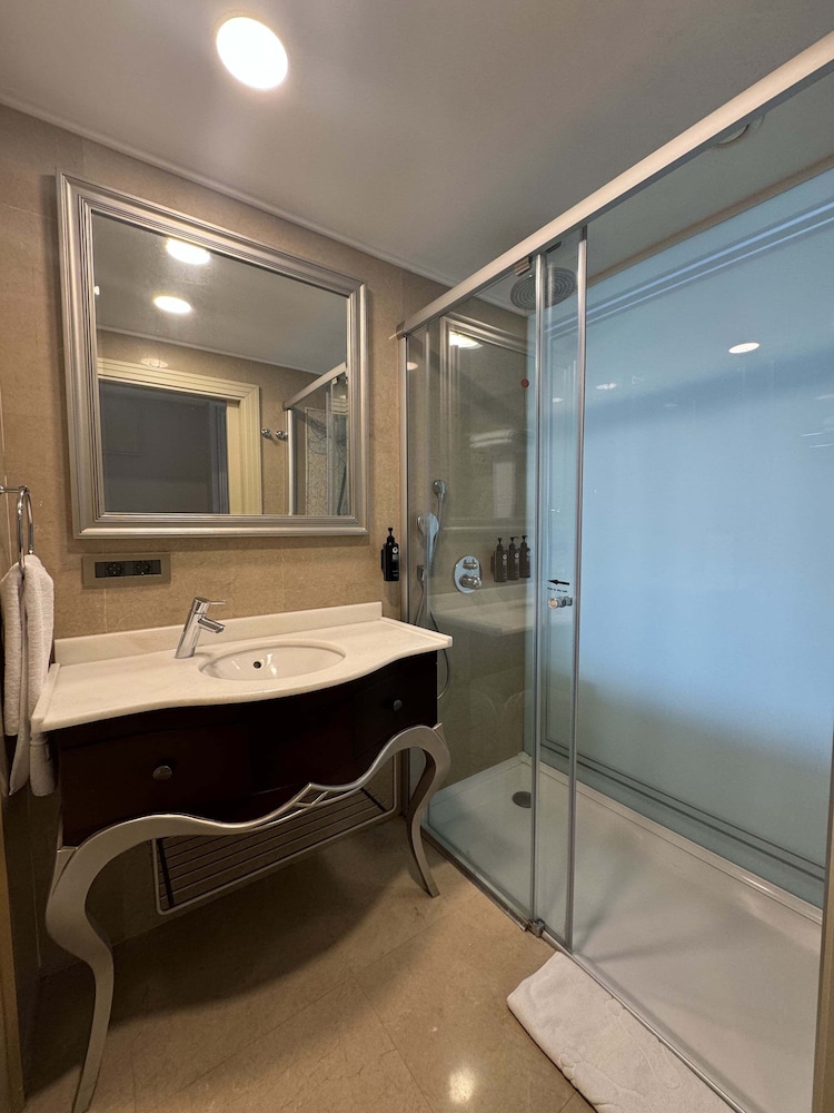 Cvk Taksim Hotel 69/76