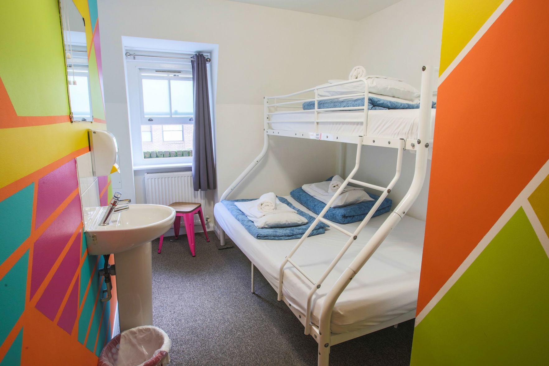 Private, Mixed Dorm, Twin Beds