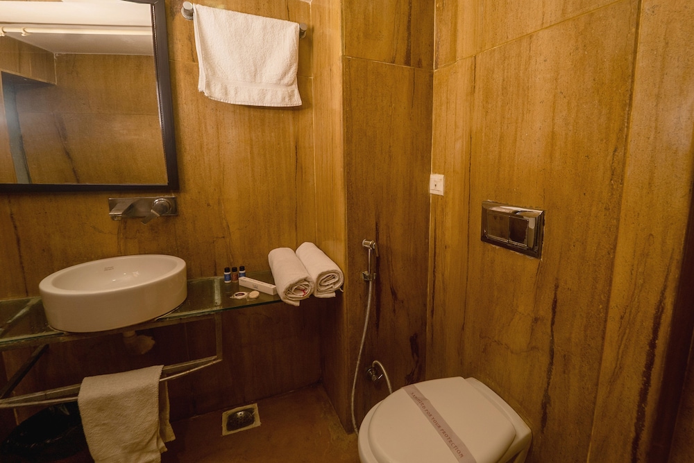 Vatika Inn 39/40