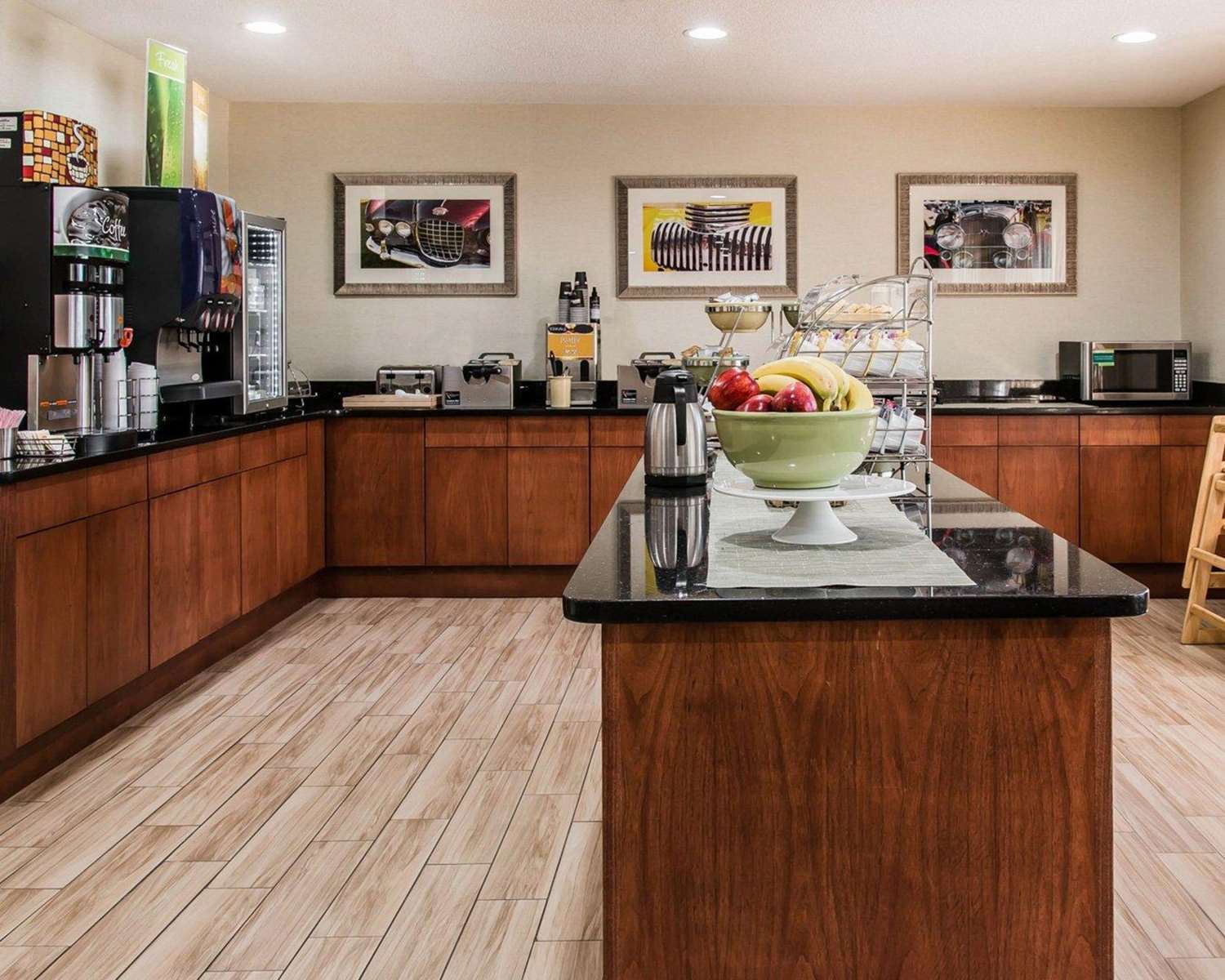 Quality Inn & Suites Warren - Detroit 29/43