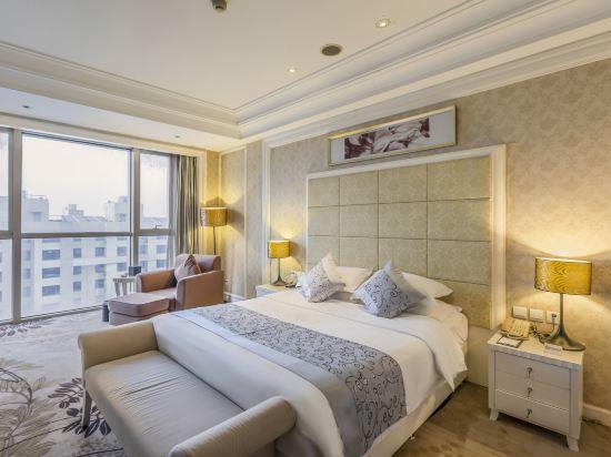 Executive, Queen Bed
