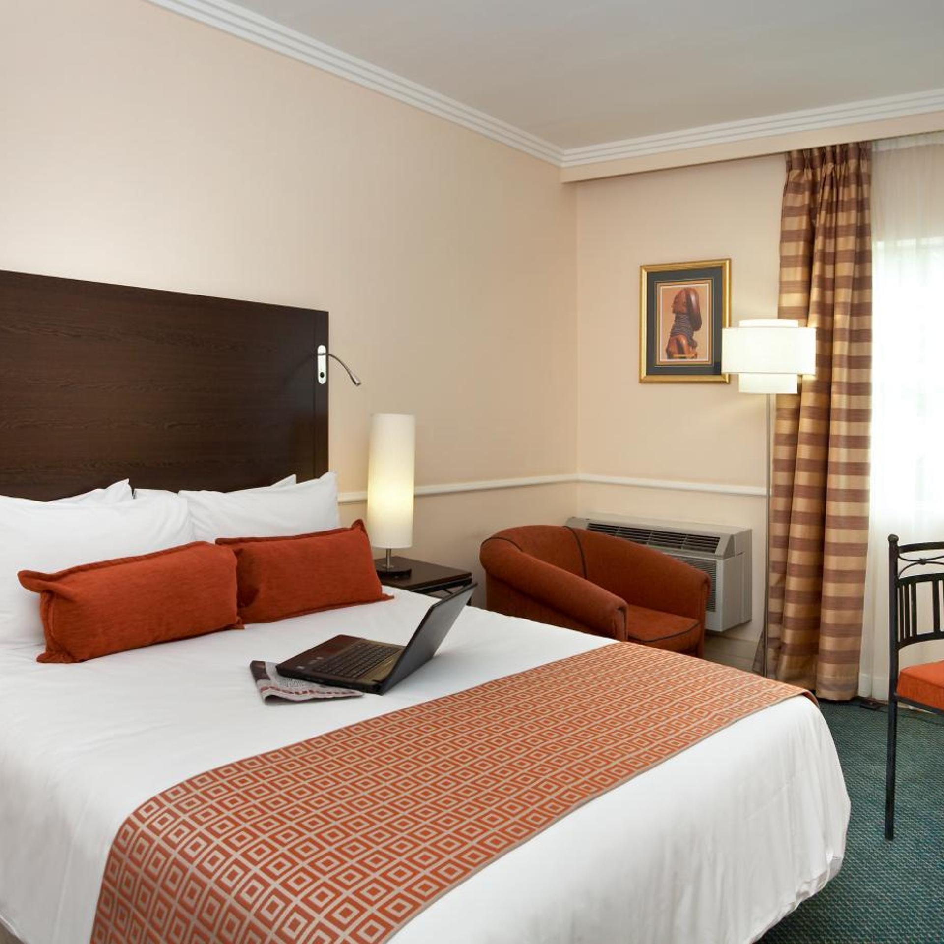 غرفة قياسية بسرير كينج، Mercure Johannesburg Midrand 4/10