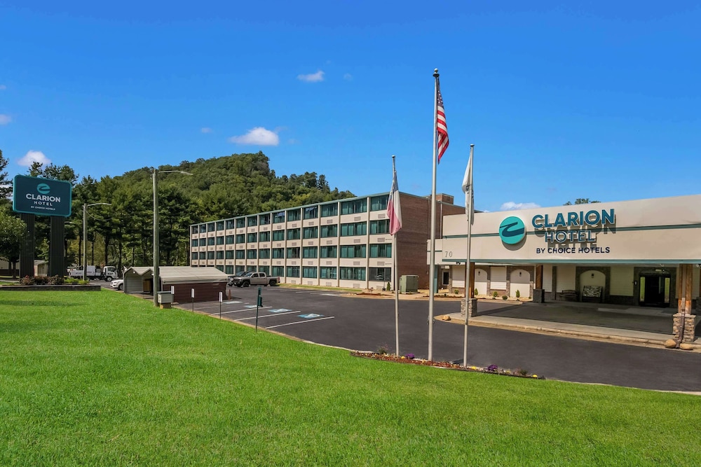 Clarion Hotel Conference Center Maggie Valley NC 26/32