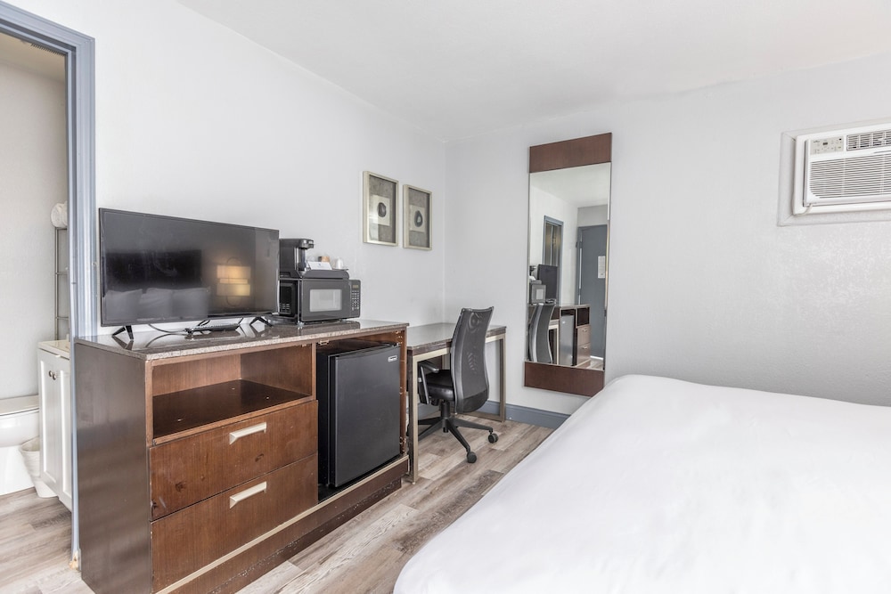 Butler Inn 42/56