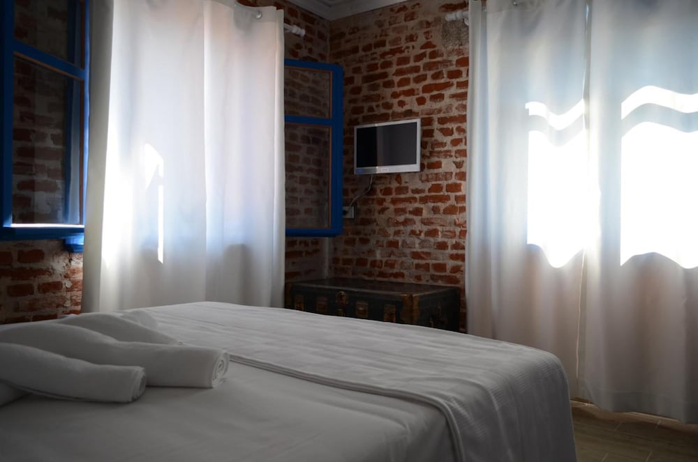 Cunda Mavi Otel 10/28