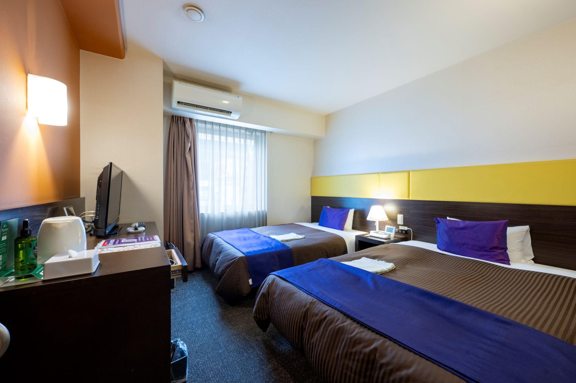 Semi Room, Twin Beds, 1 Double and 1 Semi Double Bed