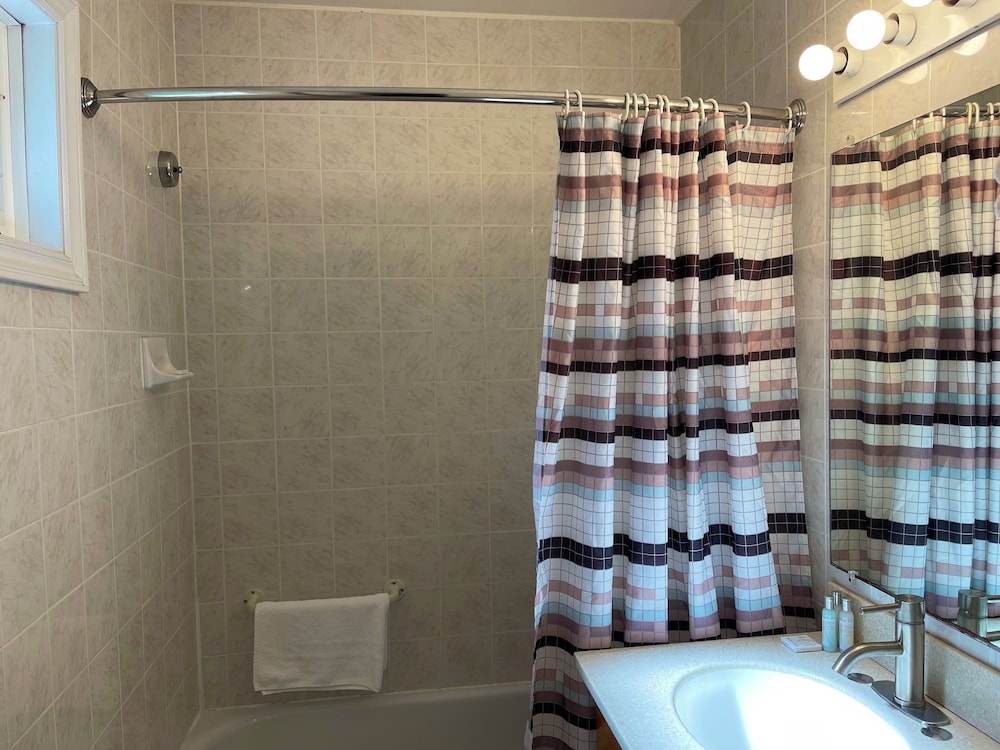 Thriftlodge By Wyndham Moncton 55/57