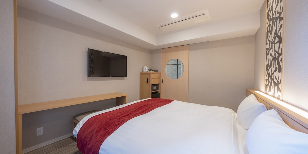 ROOM, DOUBLE BED