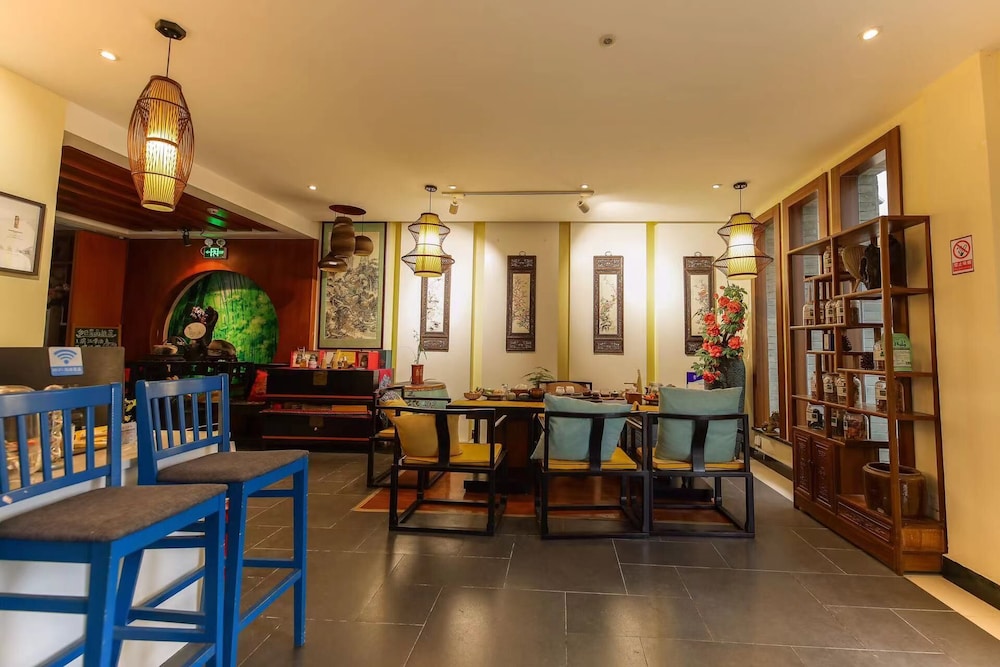 Secret Courtyard Resort Hotel 30/50