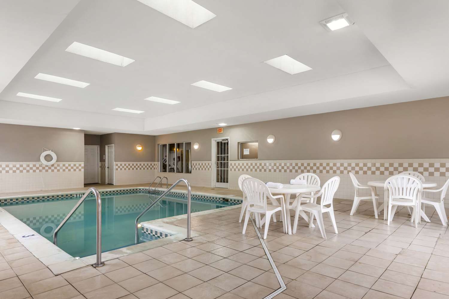 Country Inn Suites By Radisson Newport News South Va 12/25