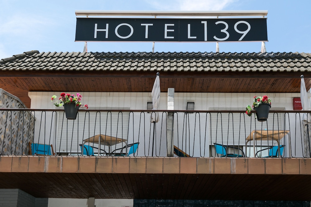 Hotel 139 2/63