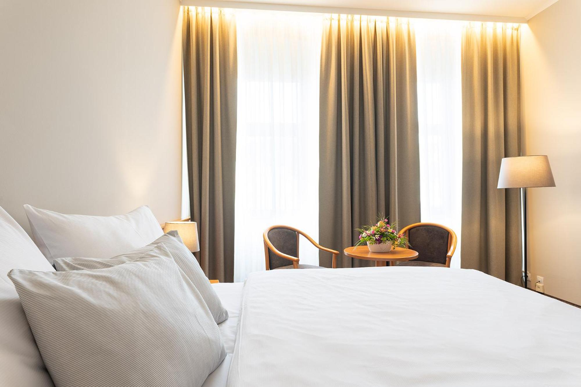 Hotel Ceska Koruna 40/76