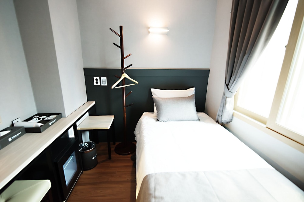 EHWA HOTEL MYEONGDONG 19/69