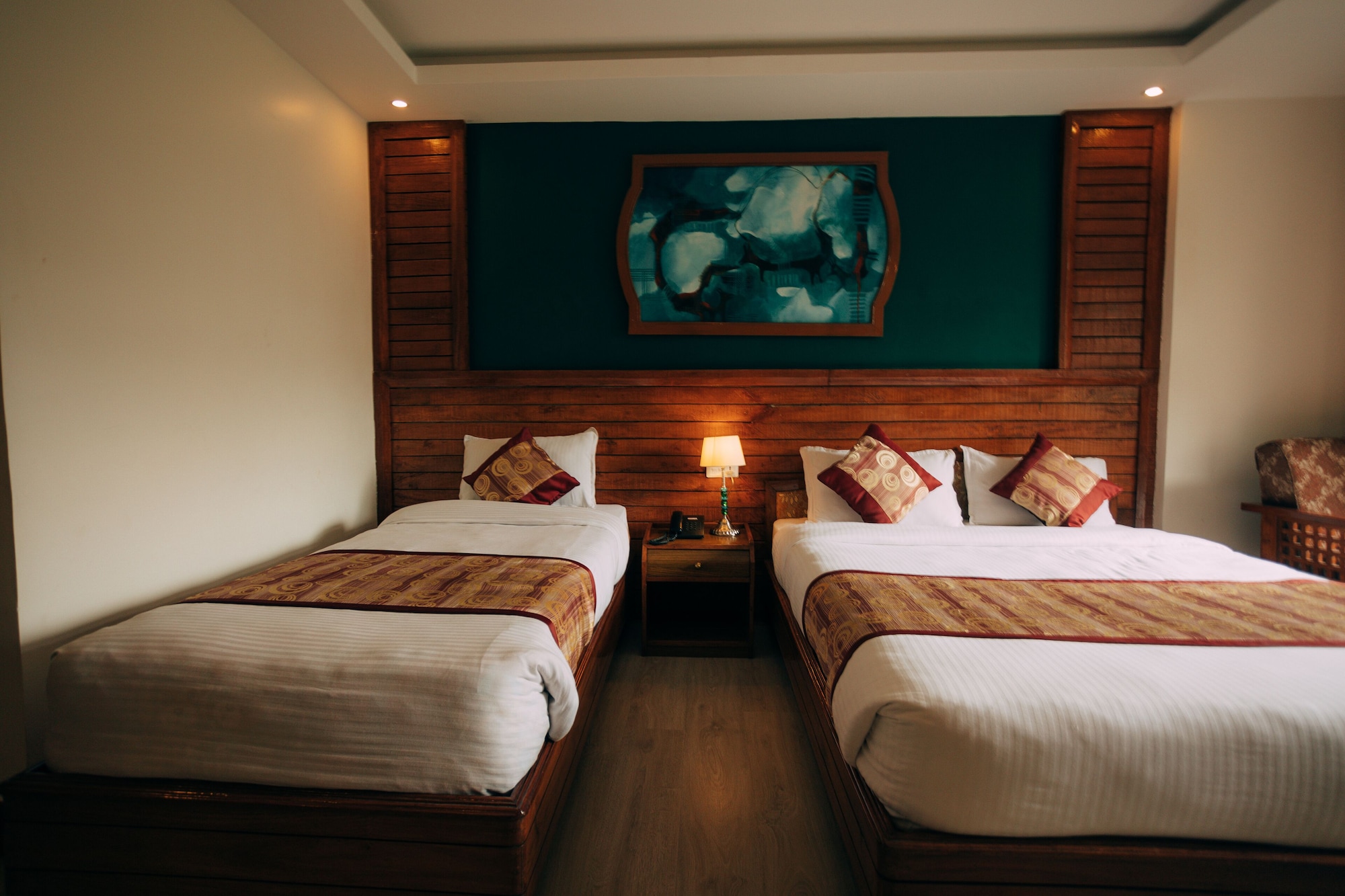 SUPERIOR, TRIPLE, MULTIPLE BEDS, GARDEN VIEW
