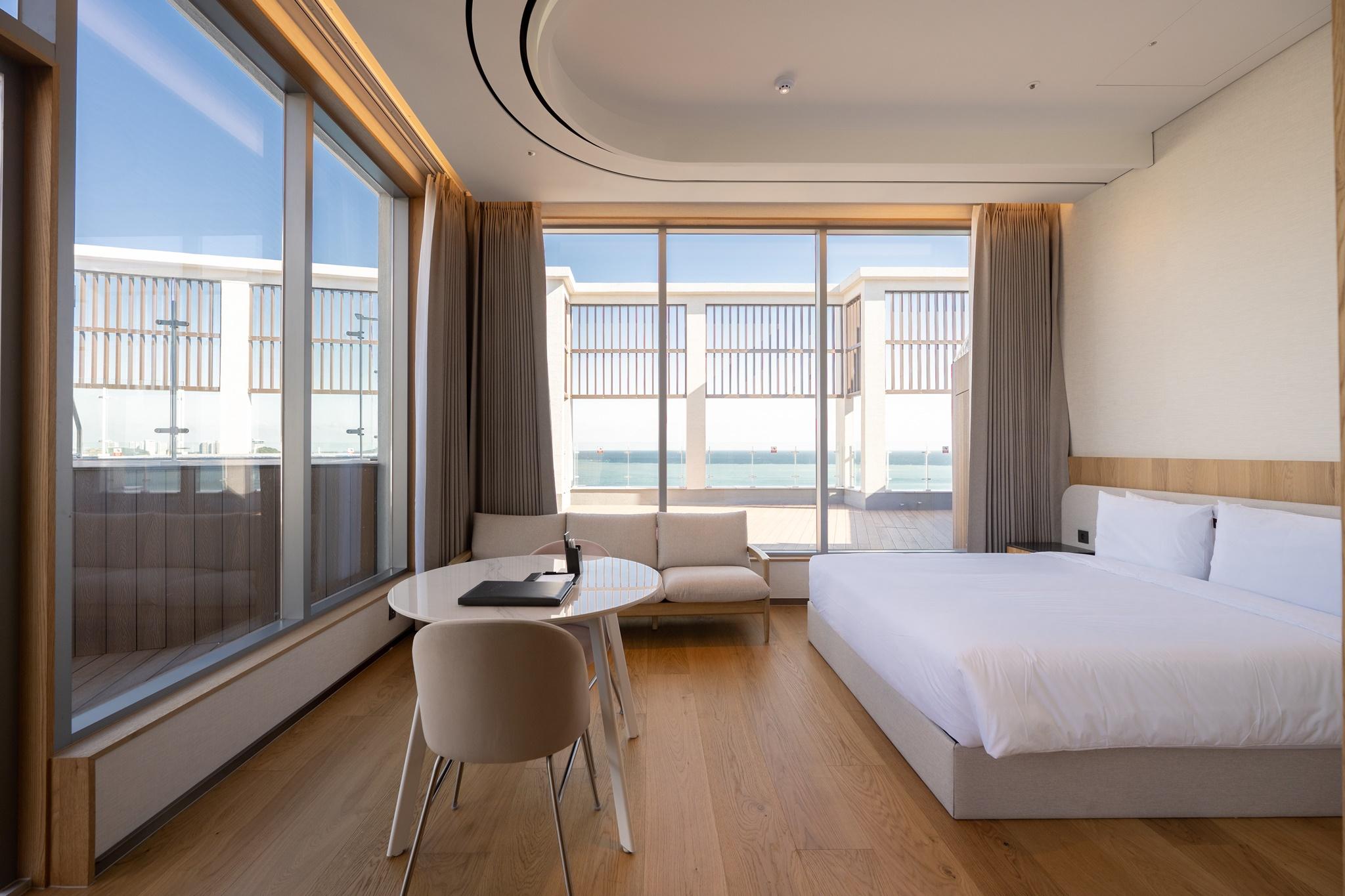 Skypool, Penthouse, Outdoor Jetted Tub, Private Pool