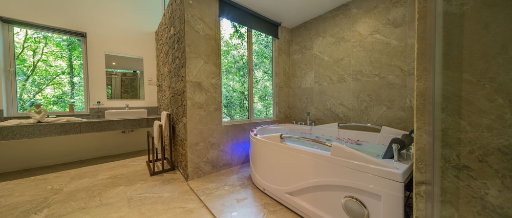 Palmstone Retreat 42/42