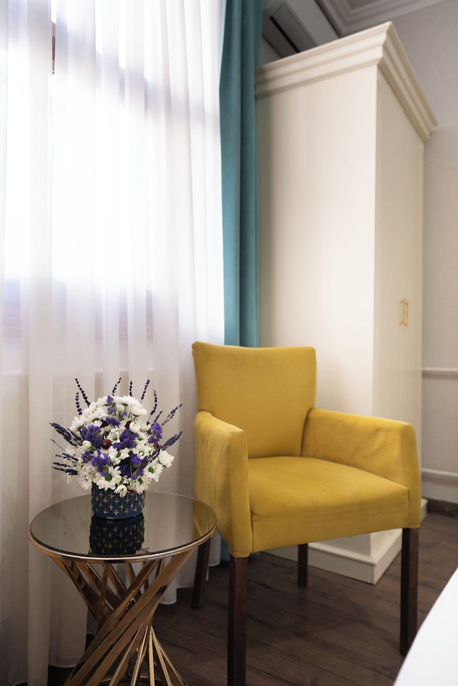 VALIDE HOTEL 43/53