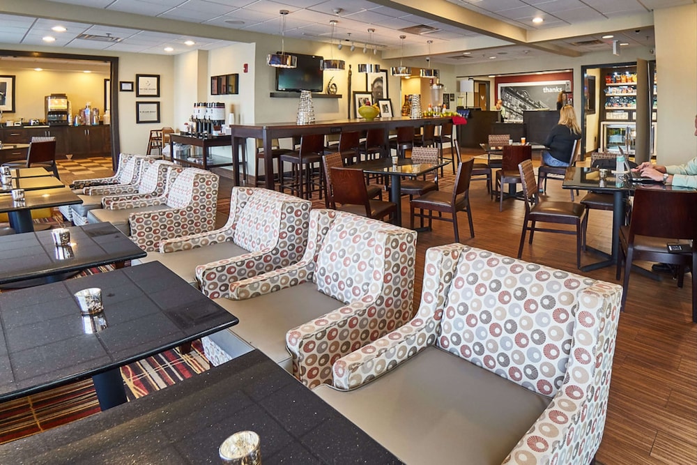 Hampton Inn Uniontown 53/63