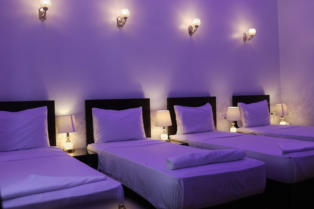 Midtown Hostel 12/50