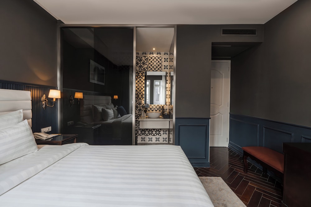 Kin Hotel Dong Du 48/64