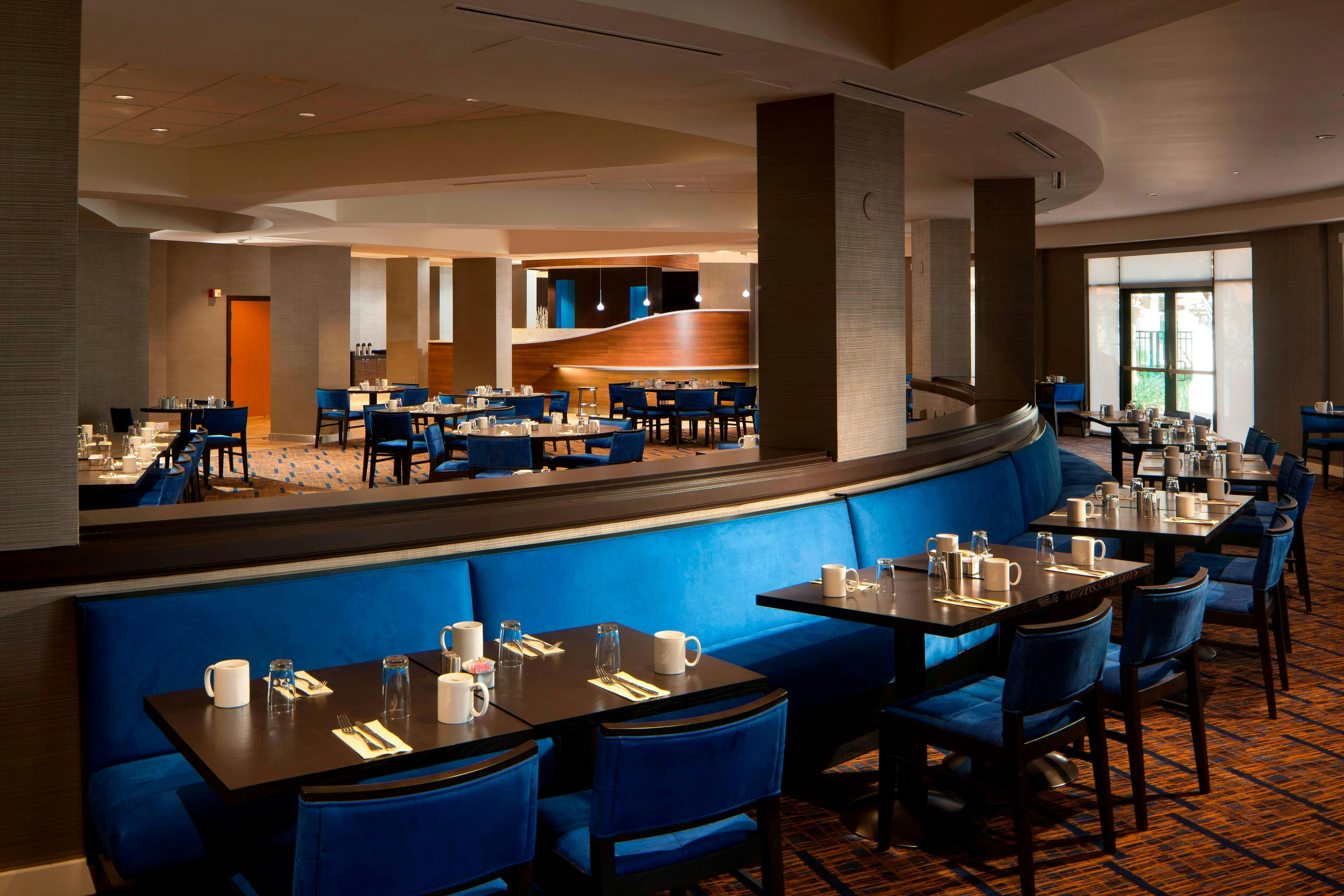 Courtyard by Marriott Orlando Lake Buena Vista in the Marriott Village 14/33