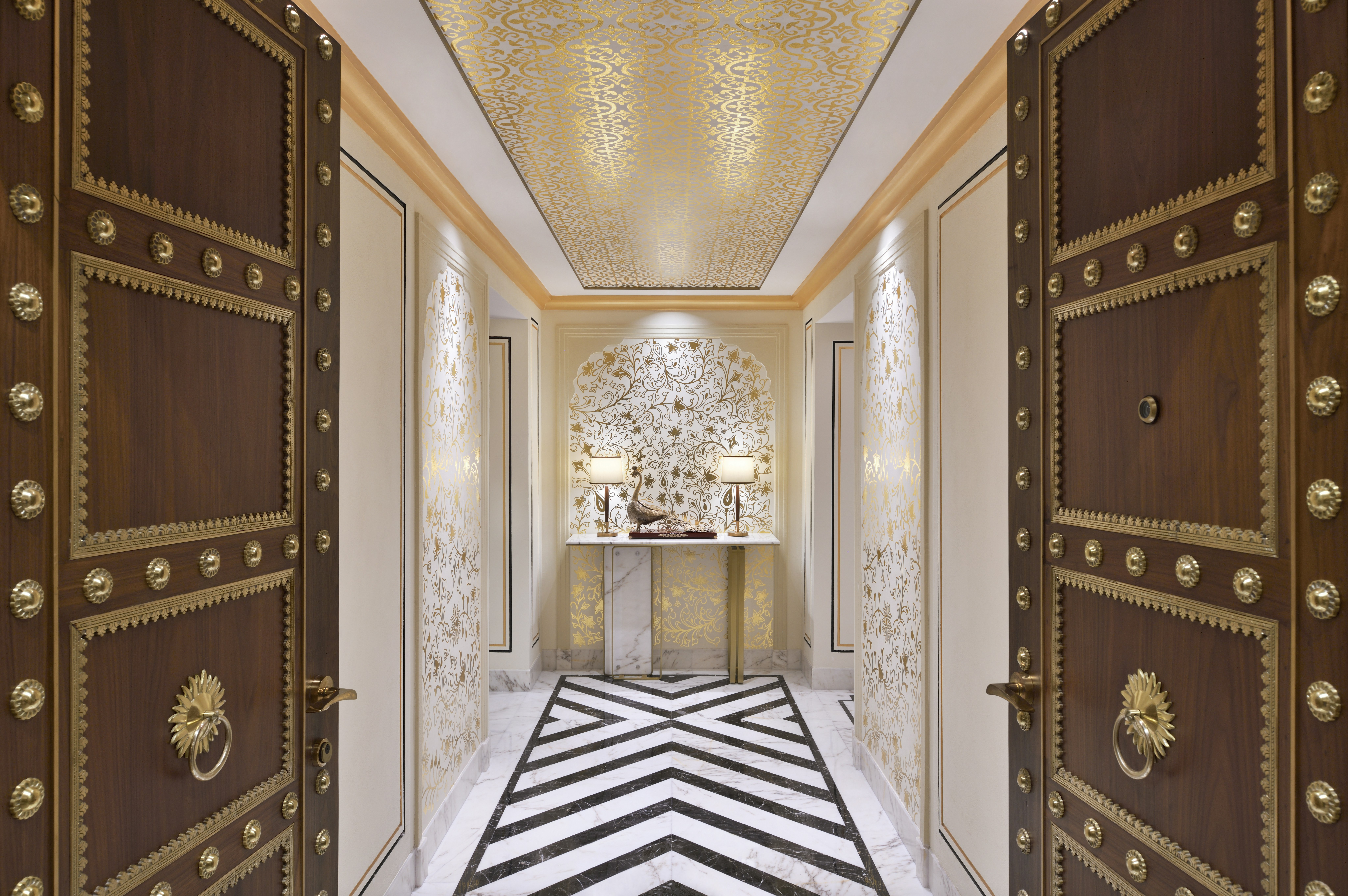 Taj Mahal Hotel, New Delhi 28/75