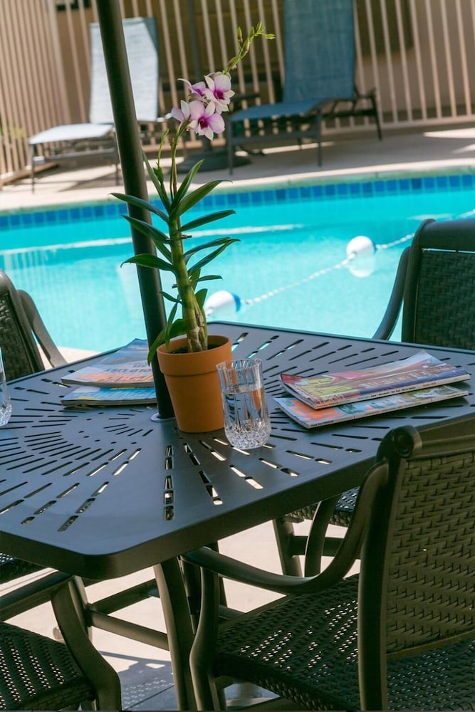 La Jolla Riviera Inn 37/45