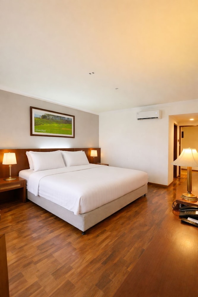 Grand Whiz Hotel Trawas Mojokerto 9/50