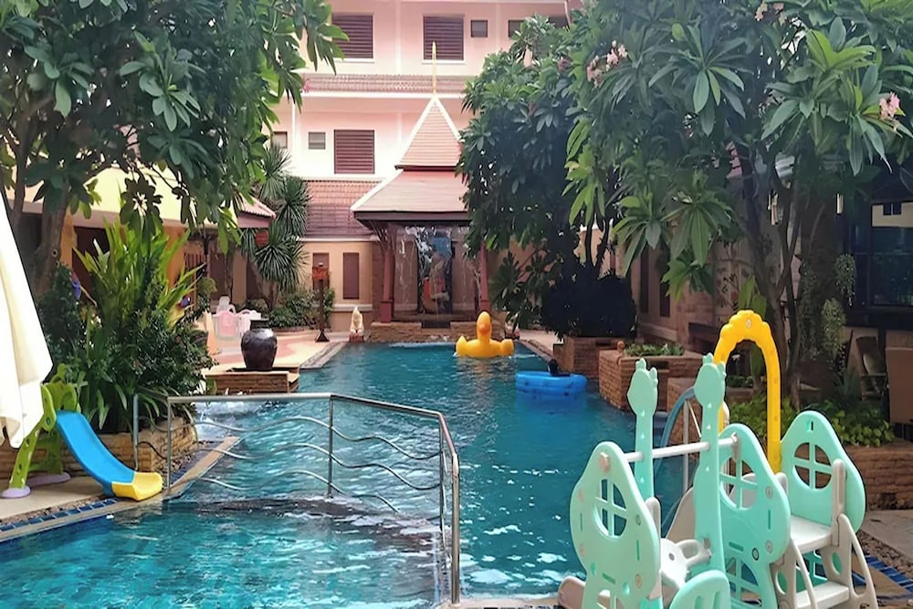 Aiyaree Place Hotel 68/75