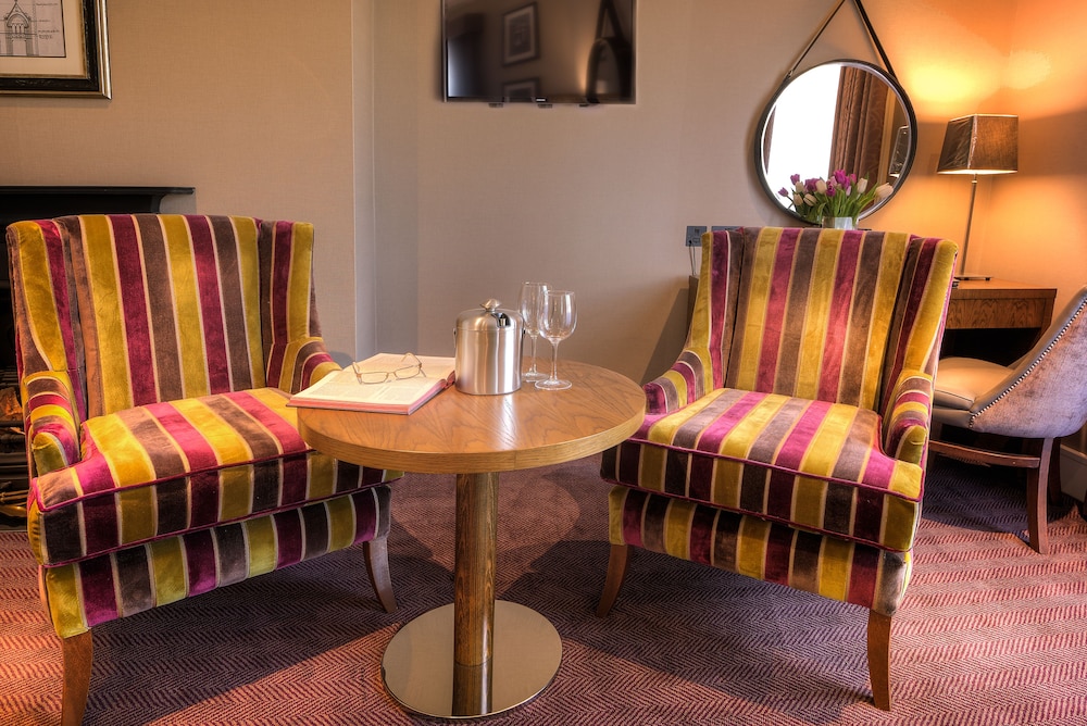 Bishop S Gate Hotel 34/43
