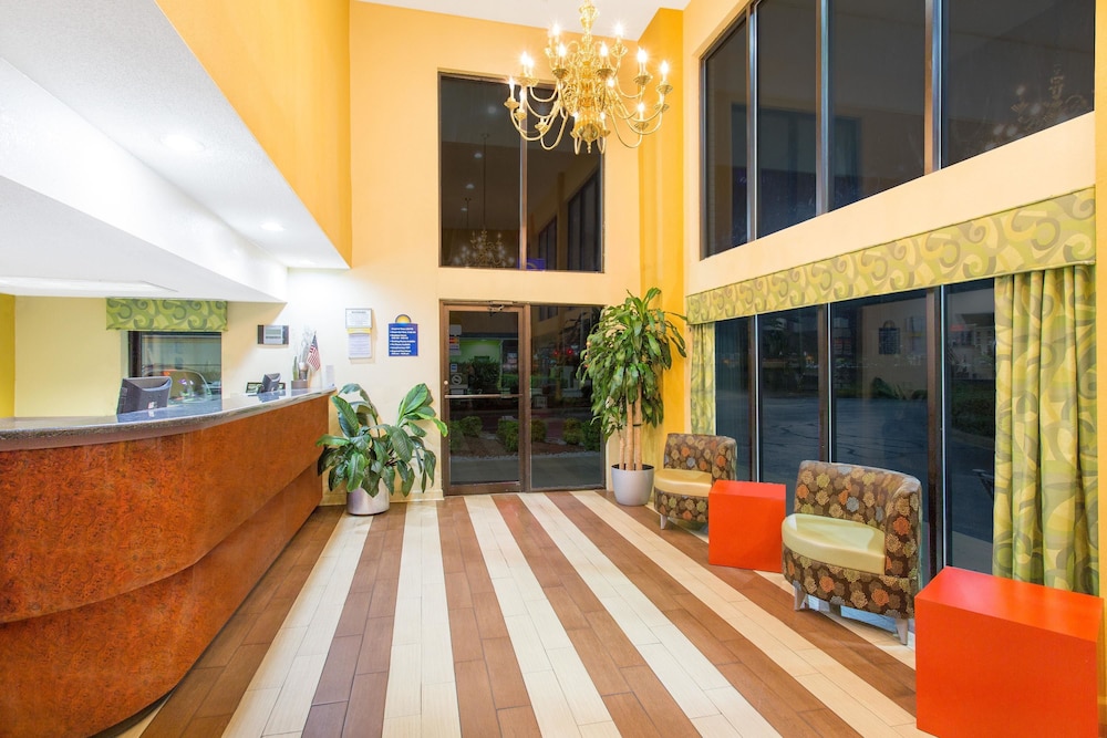 Days Inn by Wyndham Florence/I-95 North 12/42