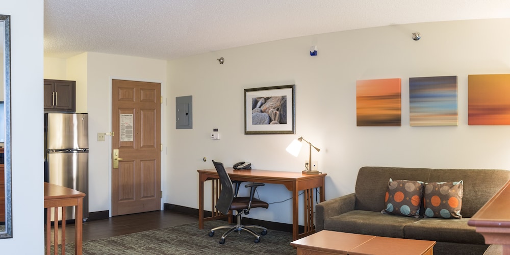 Staybridge Suites Fargo 31/53