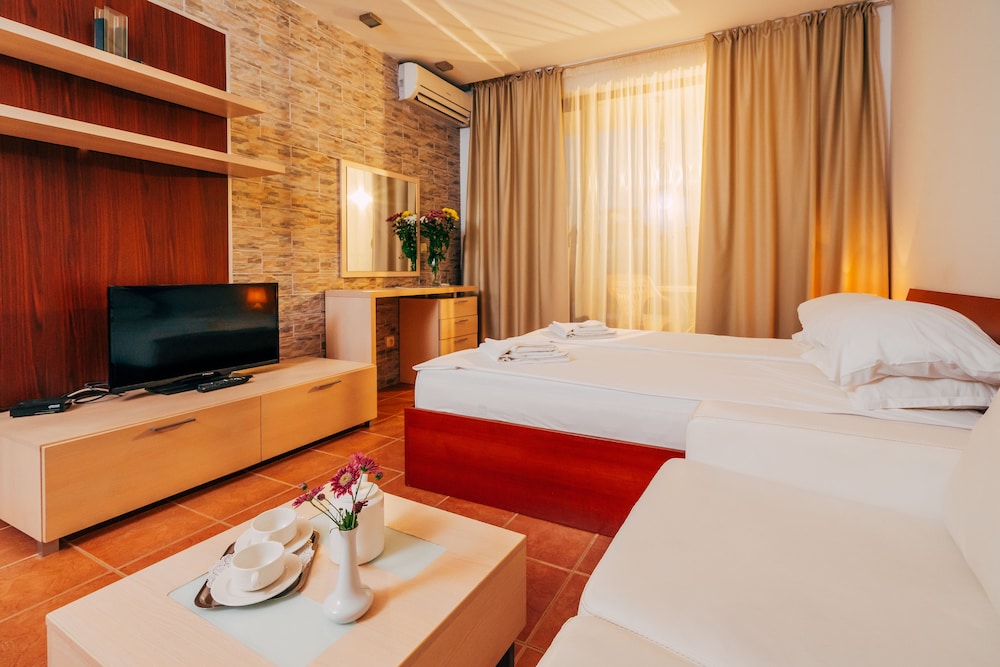 Green Life Beach Resort 34/75