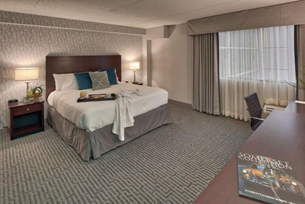 Somerset Inn, WorldHotels Distinctive 12/49