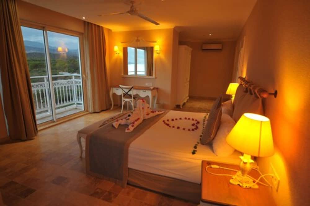 Andriake Beach Club Hotel 24/50