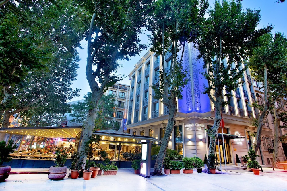 AHC Ayasofya Hotel (Special Class) 7/60