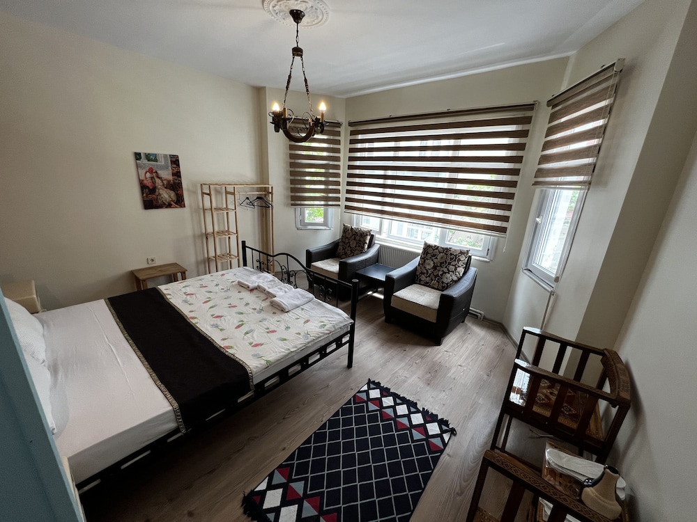 Rodin Hostel 17/44