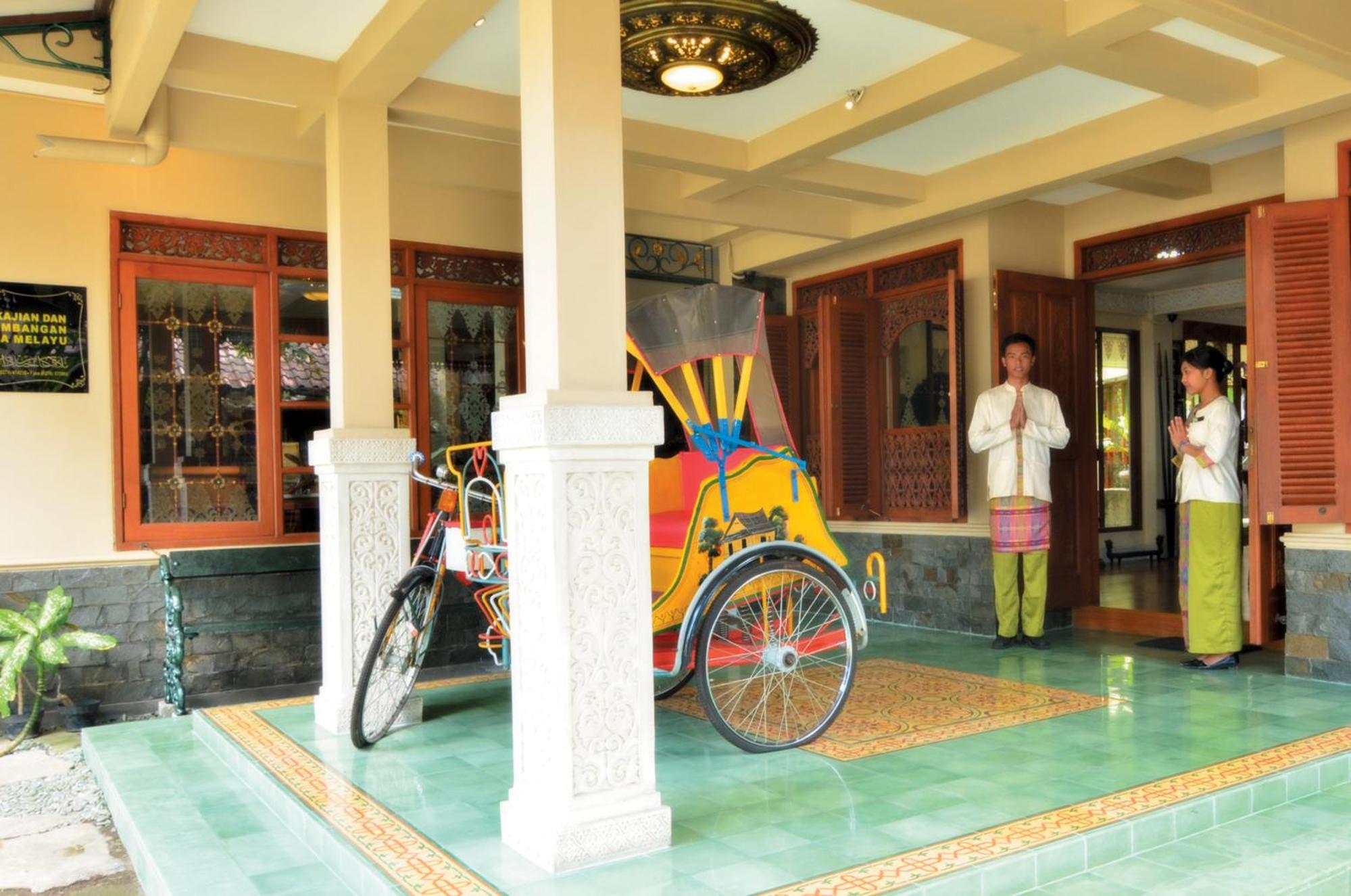 Balai Melayu Hotel 8/48