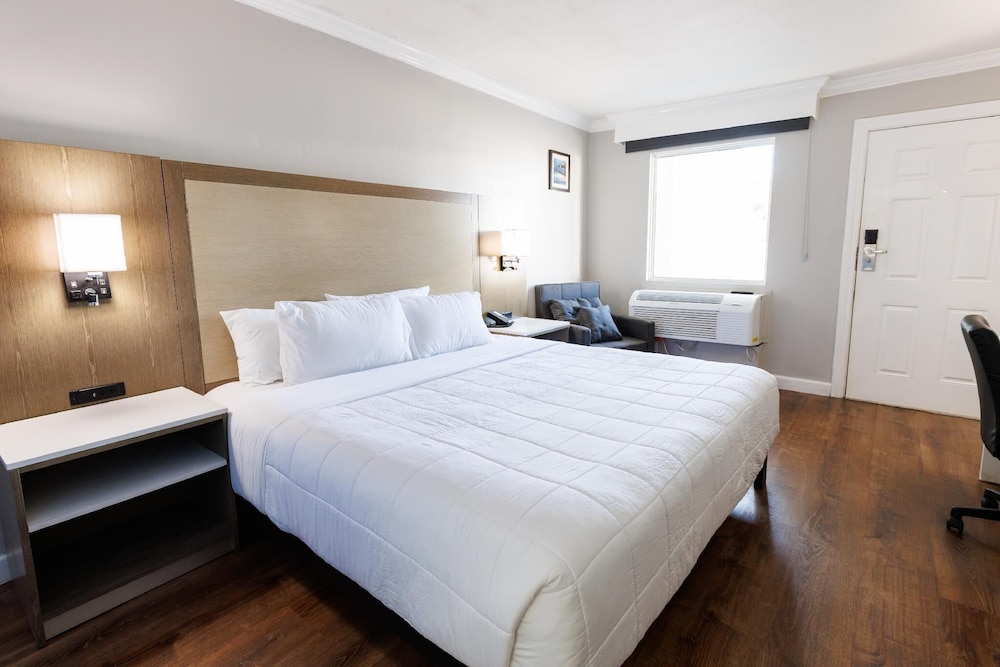 Destin Inn And Suites 21/57