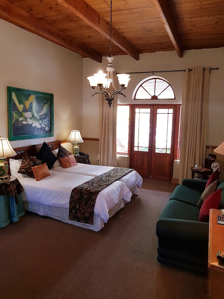Montagu Country Hotel 15/89