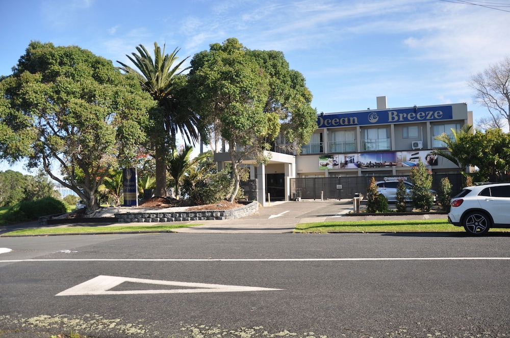 Ocean Breeze Hotel Takapuna 33/41