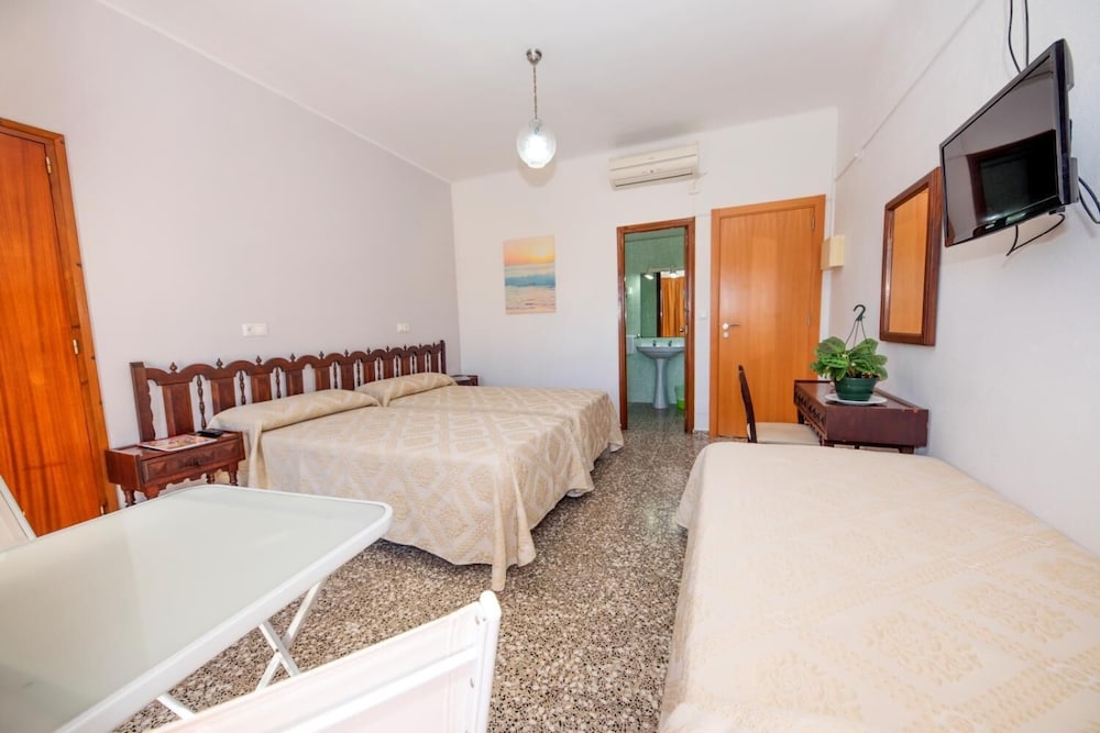 Santa Eulalia Hostal 13/44