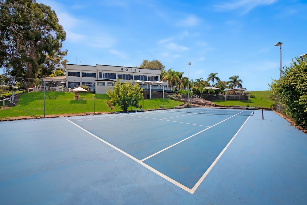 Lake Hume Resort 24/50