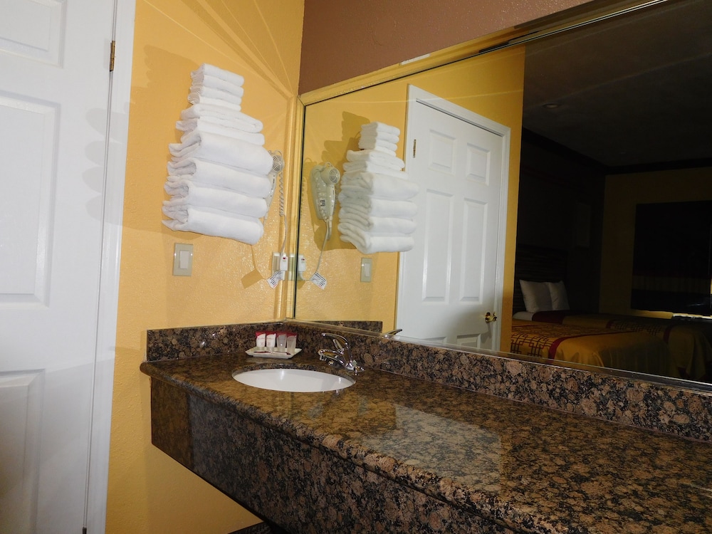 Diamond Inn 32/46