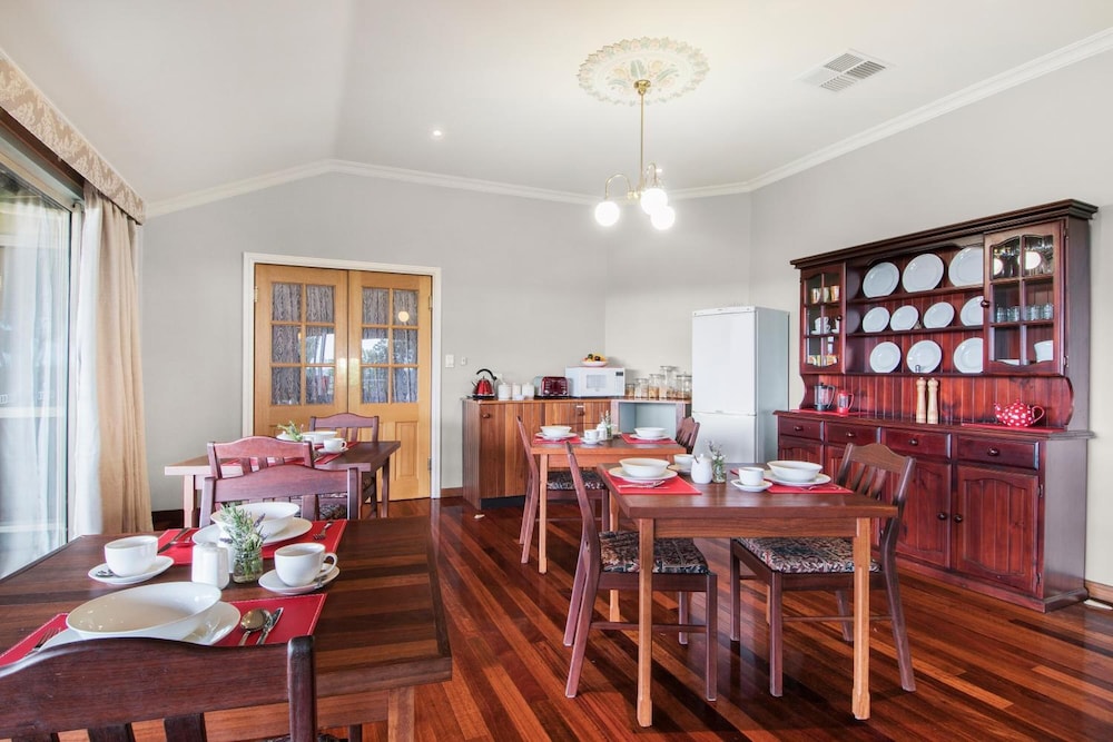 Shambhala Guesthouse 33/44