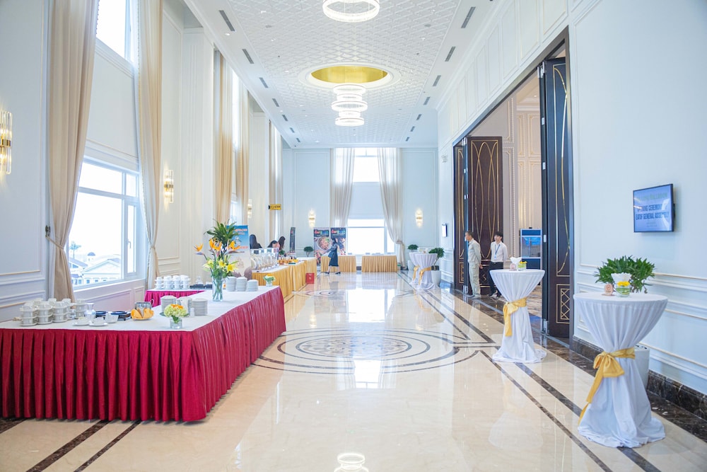 Royal Halong Hotel 42/70