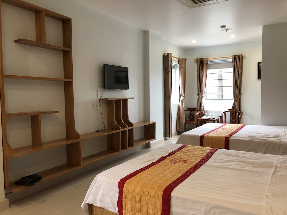 Chu Long Hotel 23/49