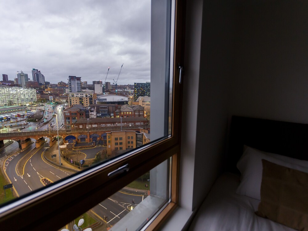 Live in Leeds Sky Penthouse 3/46